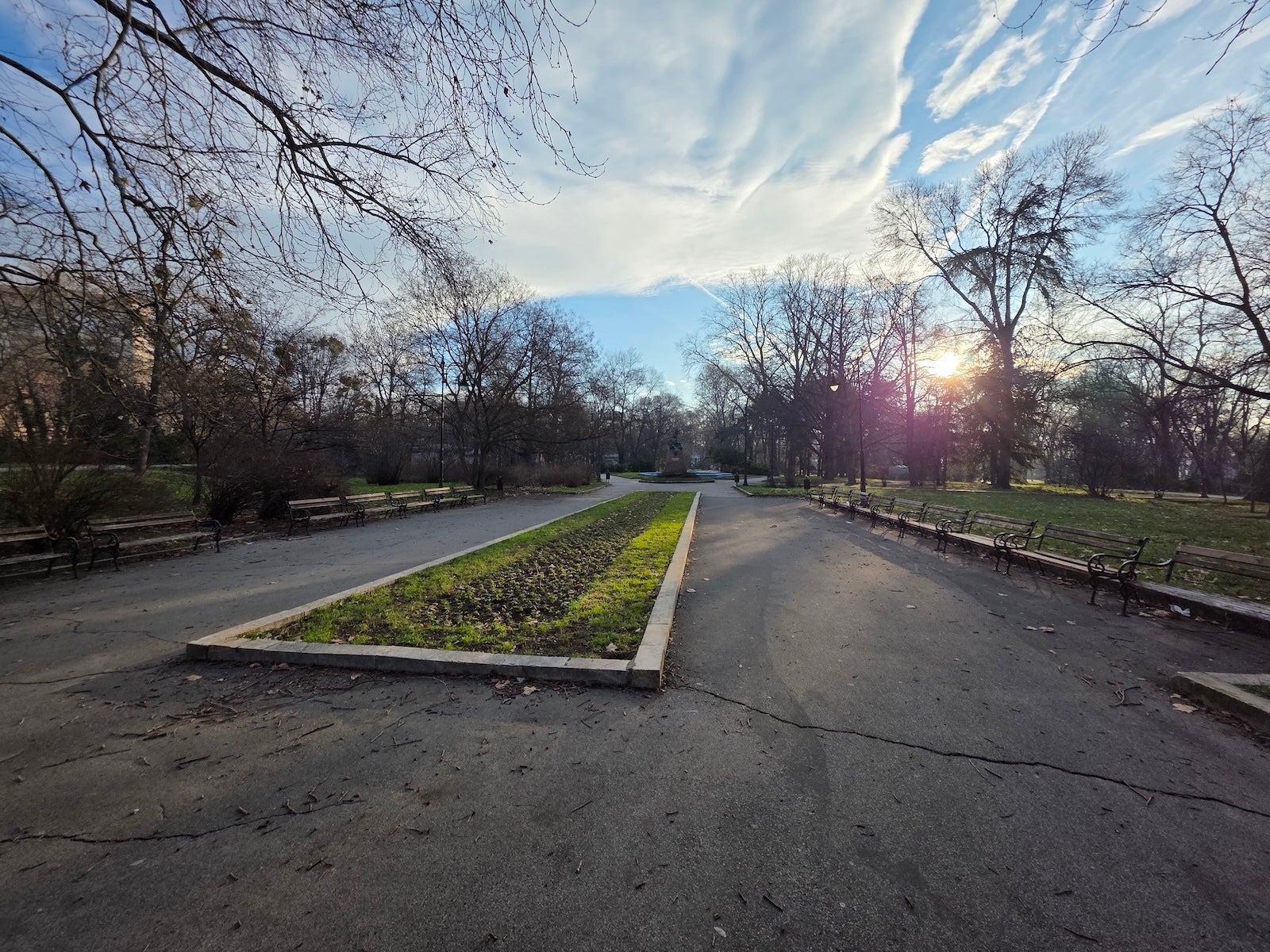 Galaxy S25 Ultra - Honor Magic 8 Pro vs Galaxy S25 Ultra: Sample Photos Comparison