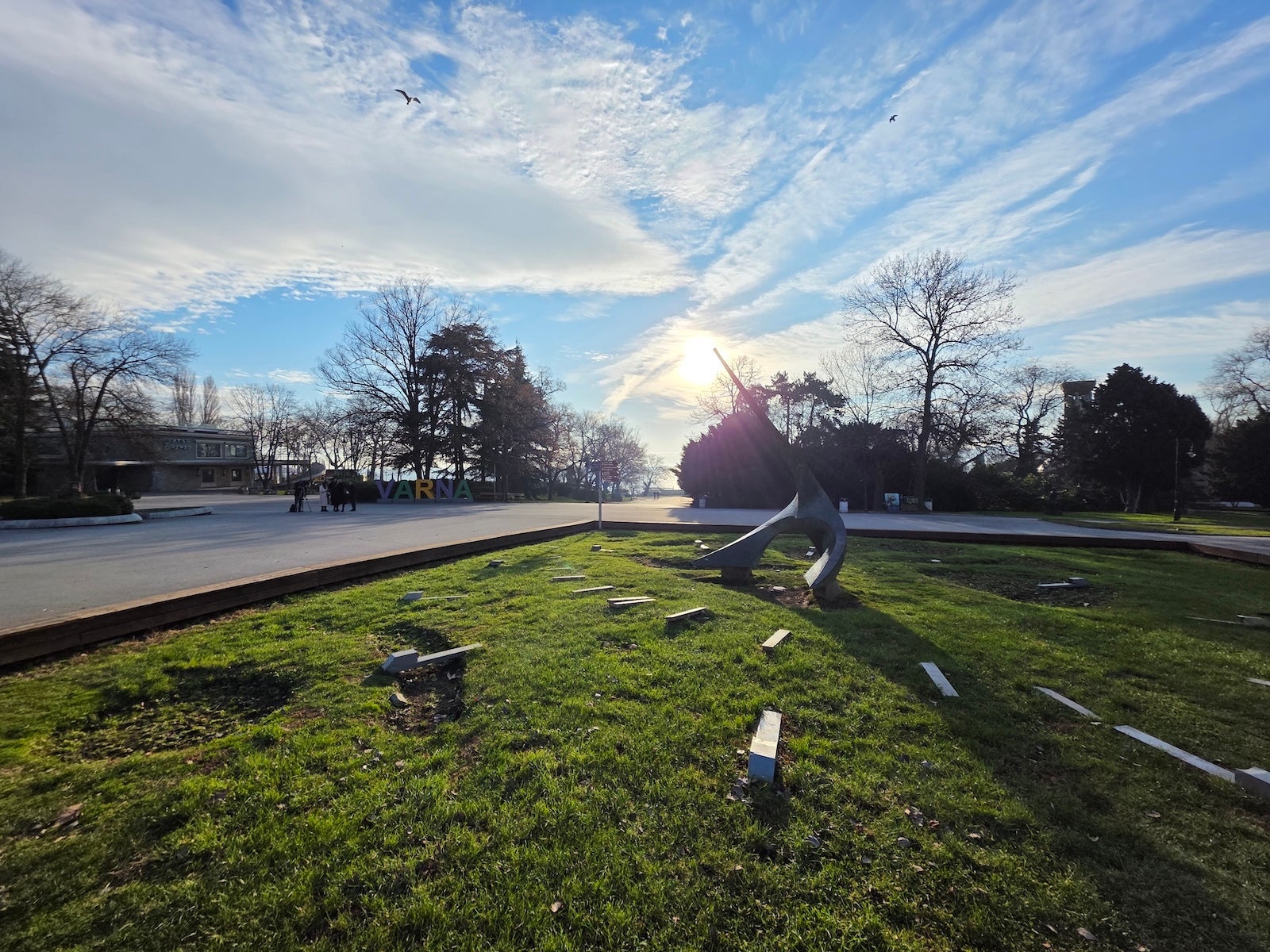 Galaxy S25 Ultra - Honor Magic 8 Pro vs Galaxy S25 Ultra: Sample Photos Comparison