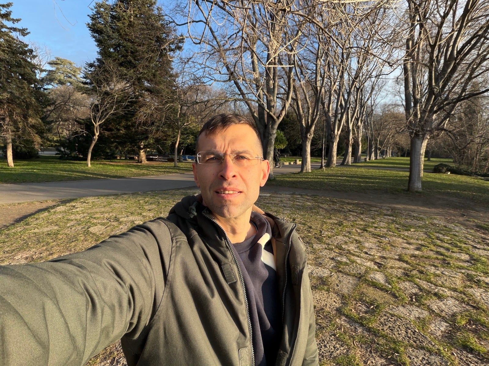 iPhone 17 Pro - Honor Magic 8 Pro vs iPhone 17 Pro: Sample Photos Comparison