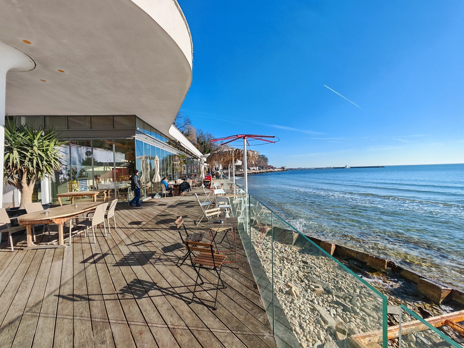 ultra wide angle - Why your phone's third lens is probably useless