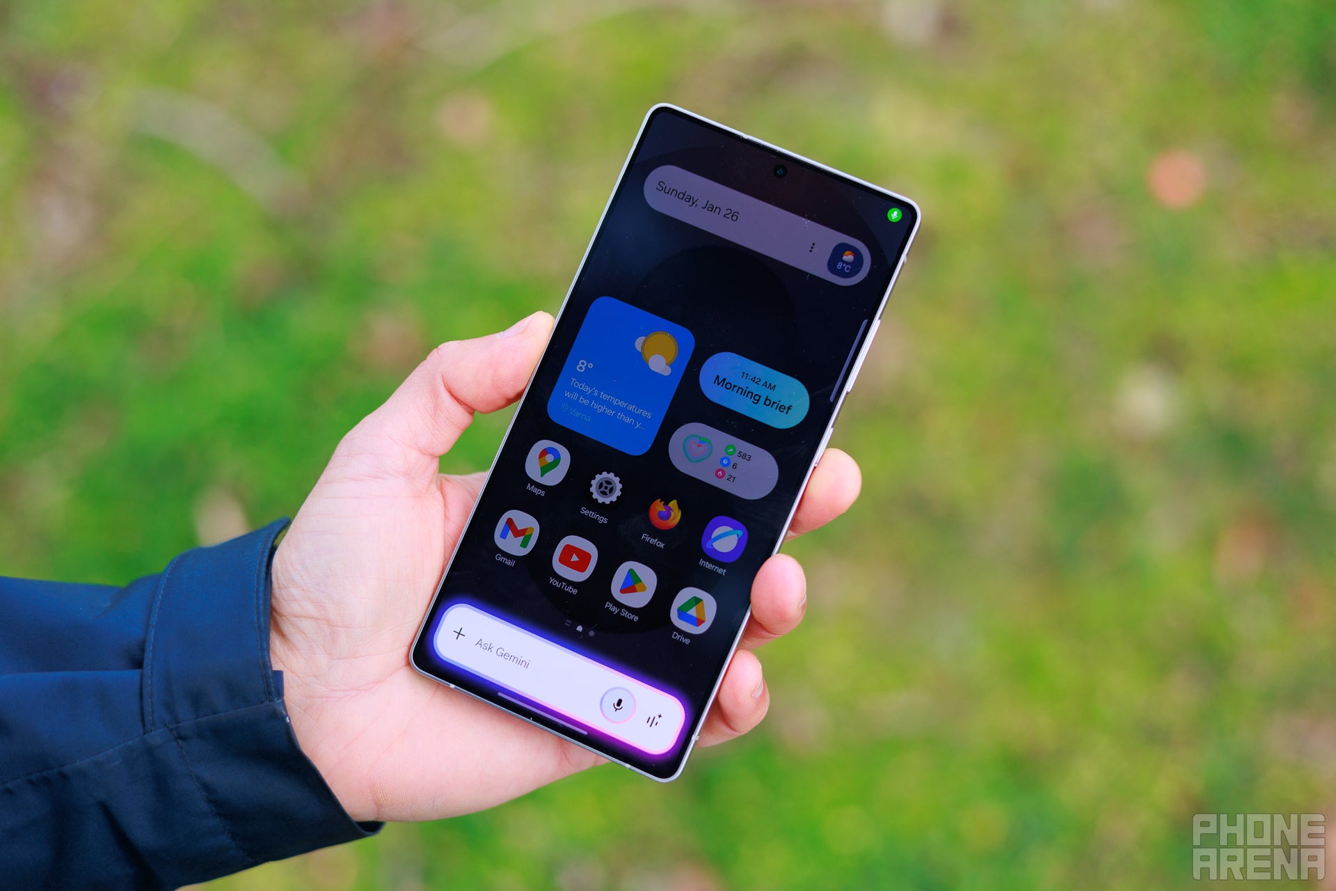 A man holding the S25 Ultra in this hand.