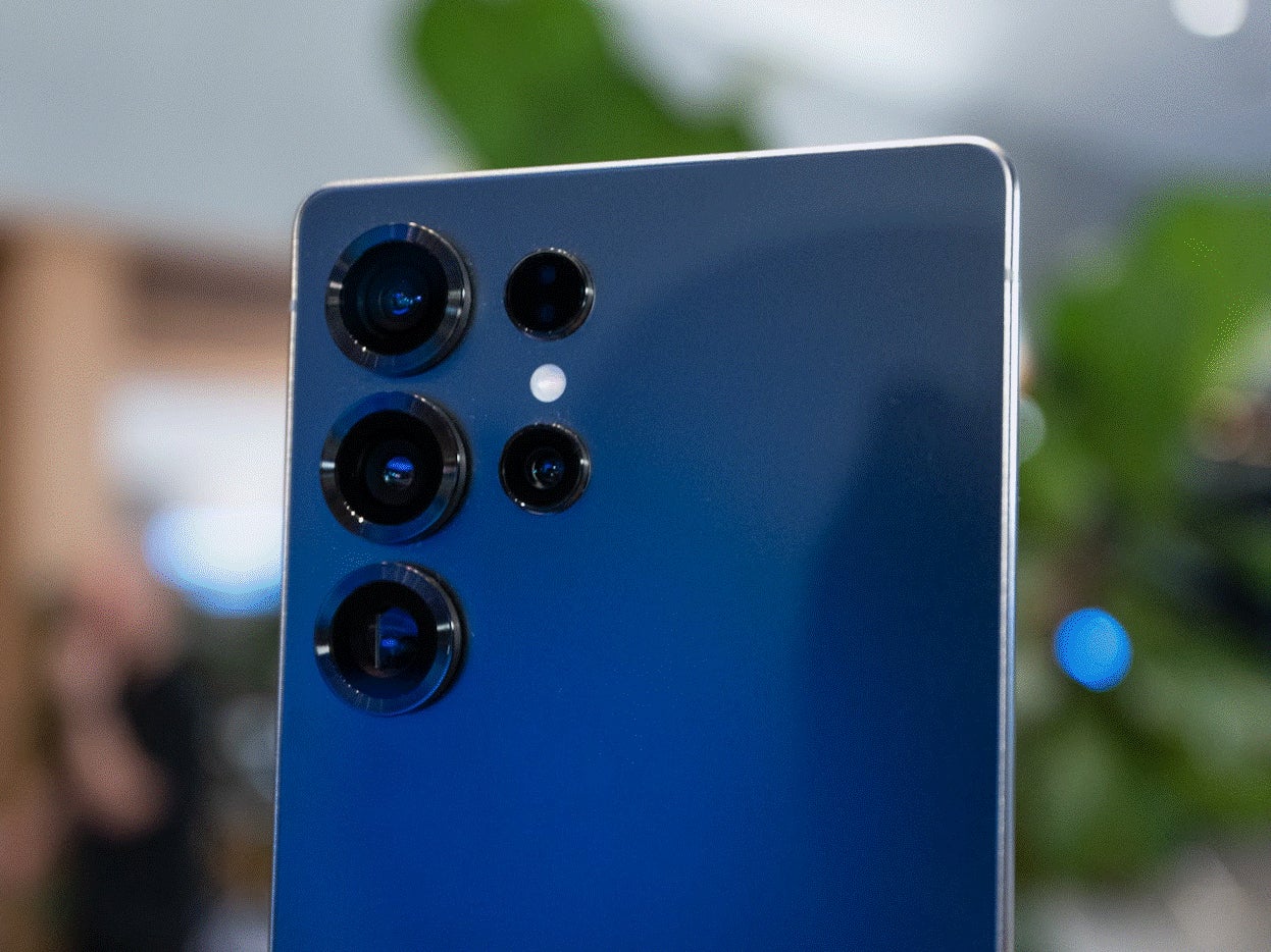 Rear cameras on the Samsung Galaxy S25 Ultra