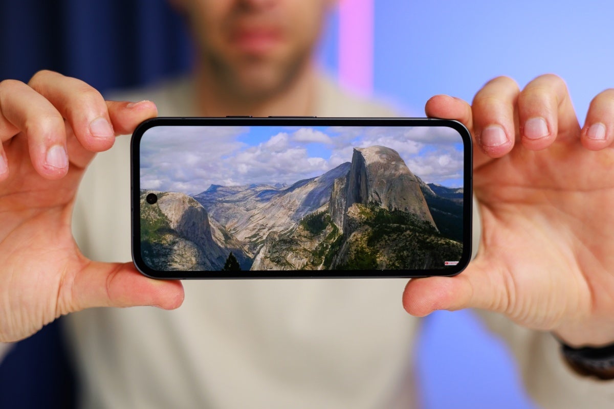 Google Pixel 9a screen