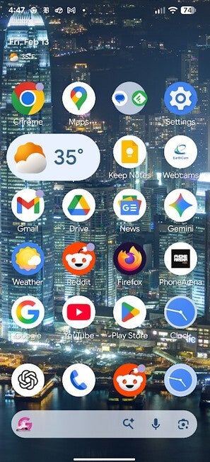 Homescreen screenshot reveals new Pixel Launcher search bar in Android 17 Beta 1.