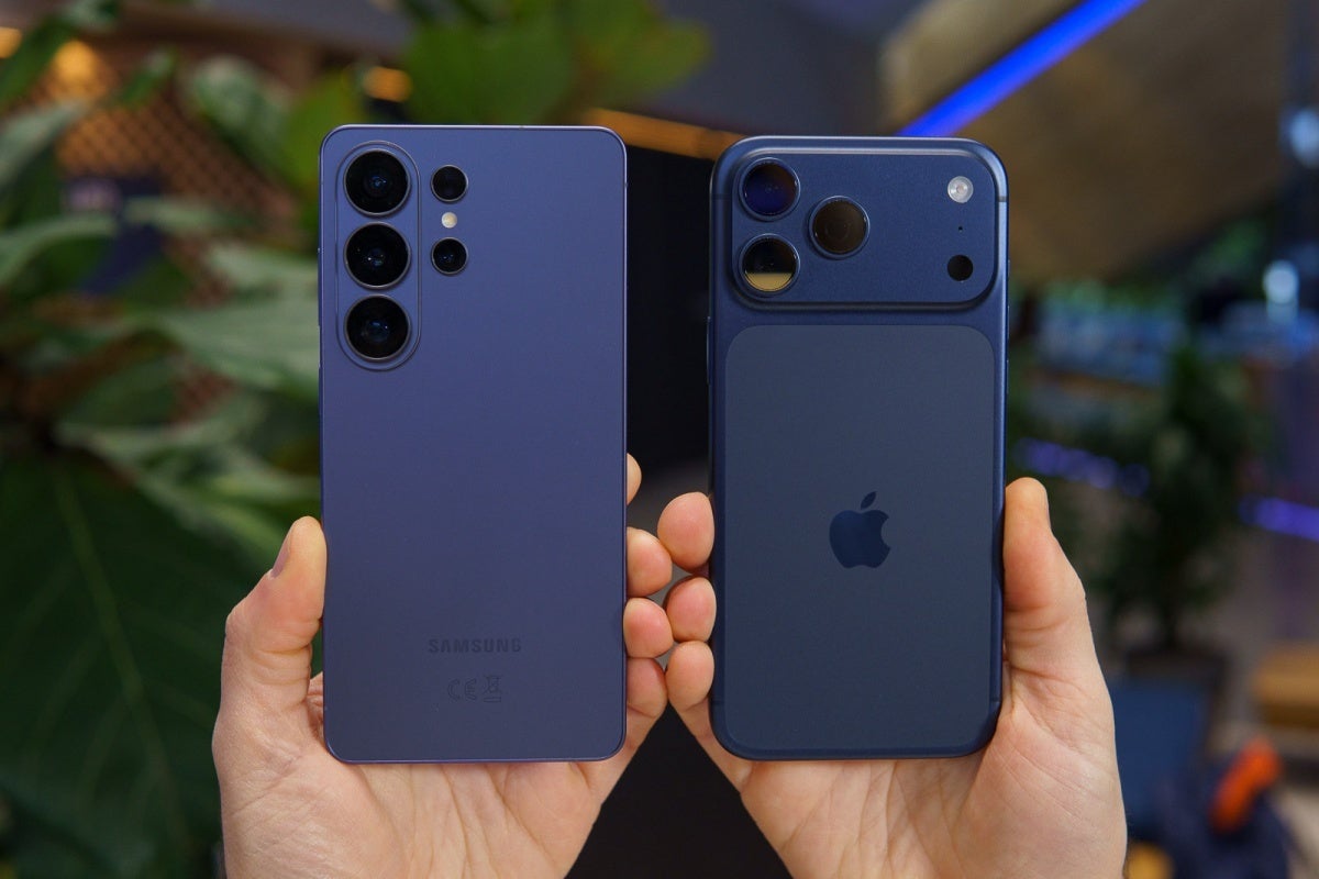 Samsung Galaxy S26 Ultra and Apple iPhone 17 Pro Max