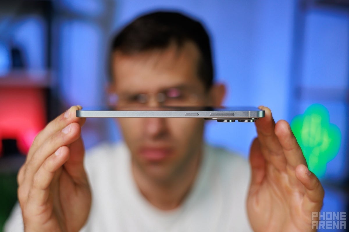 Samsung Galaxy S25 Edge profile