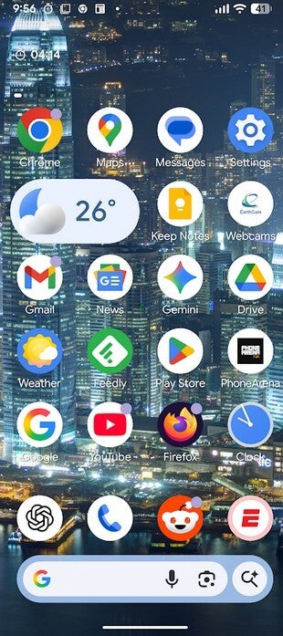 Google brings back the previous Search bar for the Pixel Launcher. | Image by PhoneArena - Android 17 Beta 2 is here with new genius multitasking feature