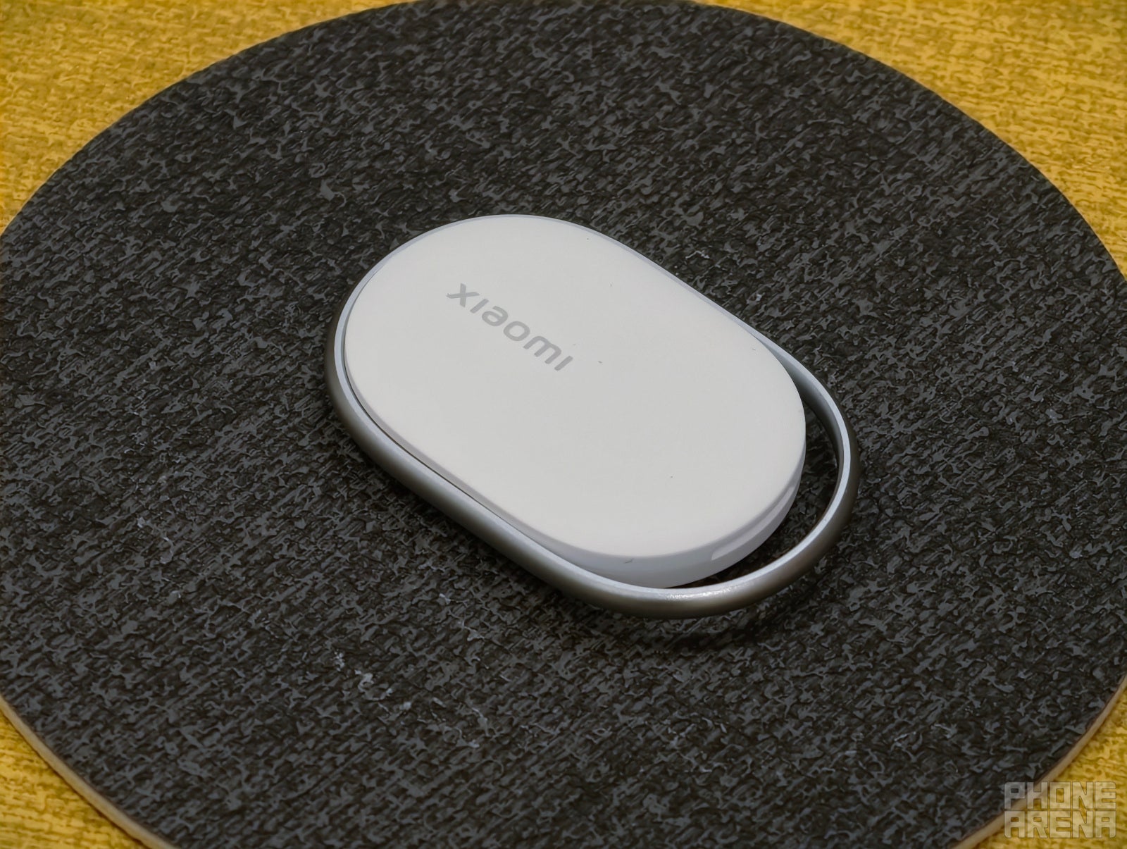 एकीकृत घेरा | PhoneArena द्वारा छवि - Xiaomi Tag एक ट्रैकर है जो Apple या Android दोनों के साथ काम करता है