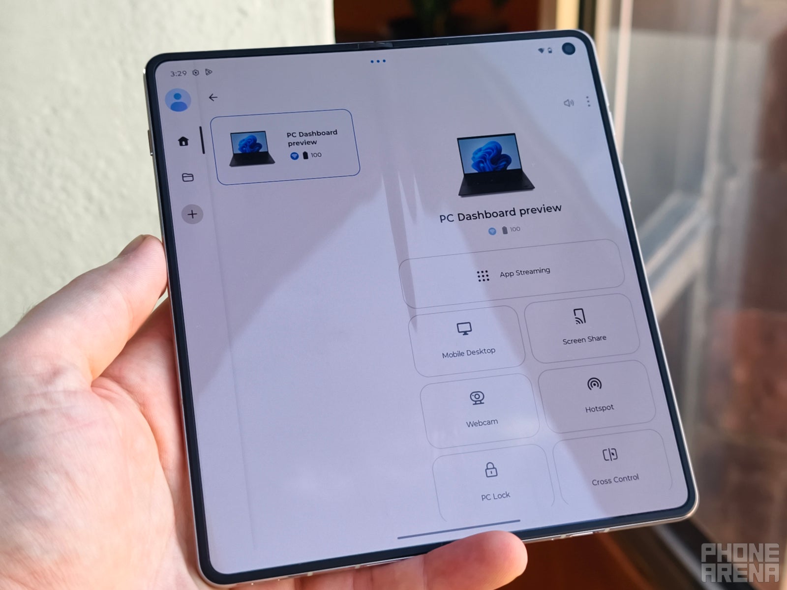 मैं क्रीज़ का डेमो कर रहा हूं, लेकिन हां, यह आपके पीसी से सिंक करने के लिए एक ऐप है | फ़ोनएरेना द्वारा छवि - मोटोरोला रेज़र फ़ोल्ड व्यावहारिक: फ़ोल्ड में आपका स्वागत है