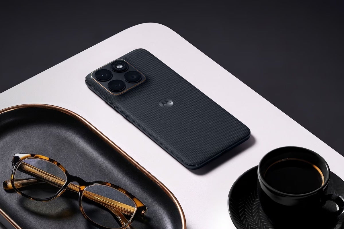 Motorola Edge 70 Fusion in Pantone Silhouette color