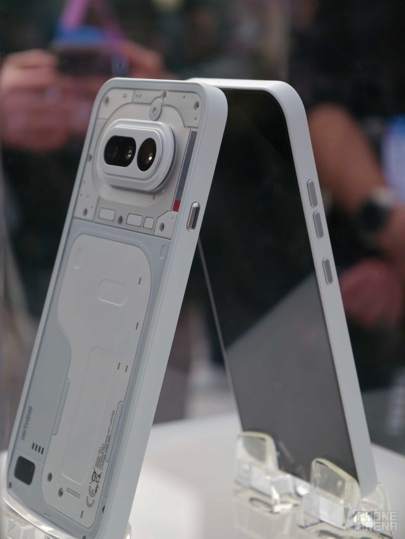 नथिंग फ़ोन (4ए) भी काला और नीला हो जाता है (गैलरी)