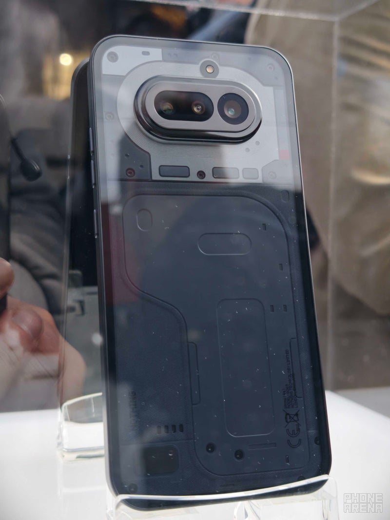 नथिंग फ़ोन (4ए) भी काला और नीला हो जाता है (गैलरी)