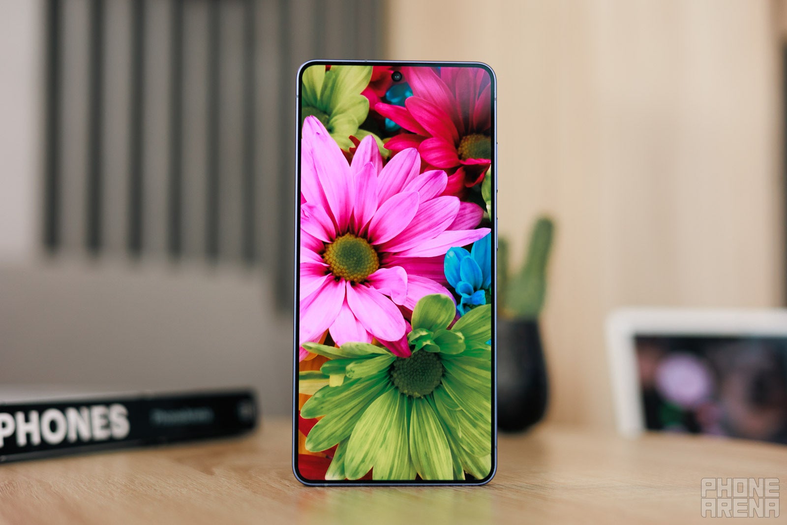 The display is massive at 6.9 inches | Image by PhoneArena - I didn't expect to love the Galaxy S26 Ultra design this much, but here is what still bugs me