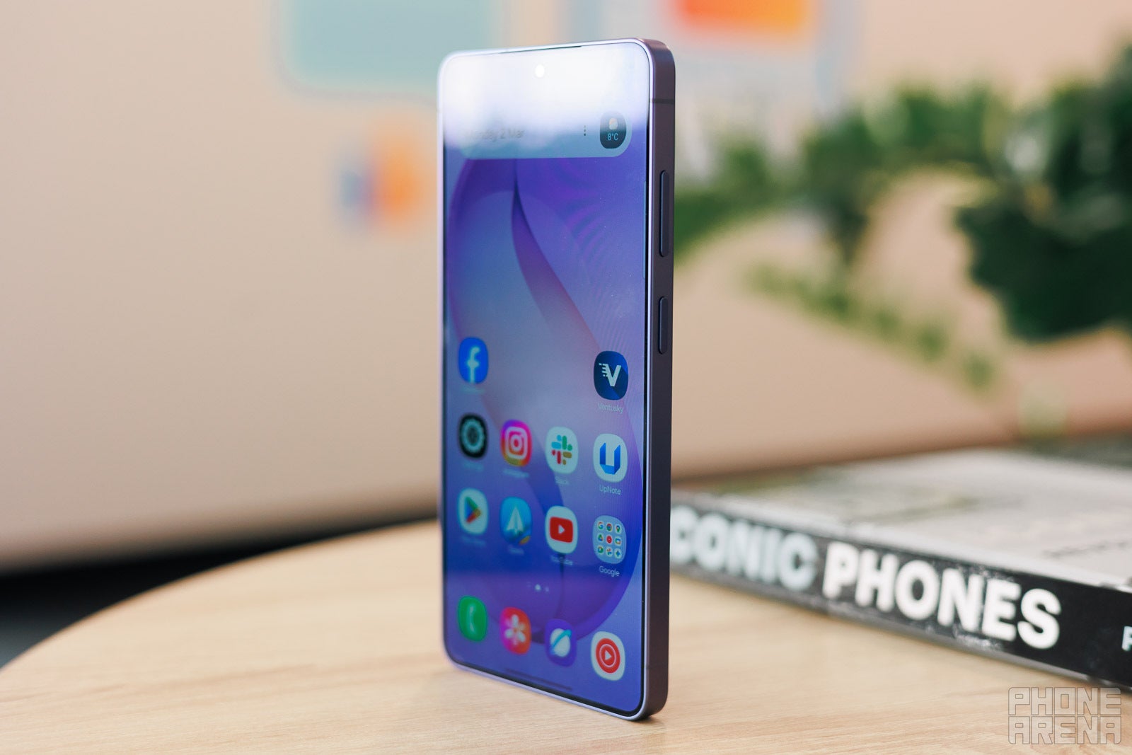 You have two modes or protection | Image by PhoneArena - I didn't expect to love the Galaxy S26 Ultra design this much, but here is what still bugs me