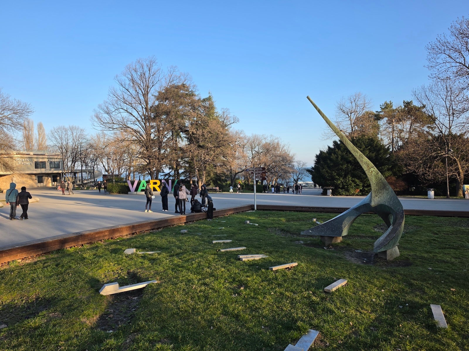 Galaxy - Samsung Galaxy S26 Ultra vs Pixel 10 Pro XL: Sample Photos Comparison