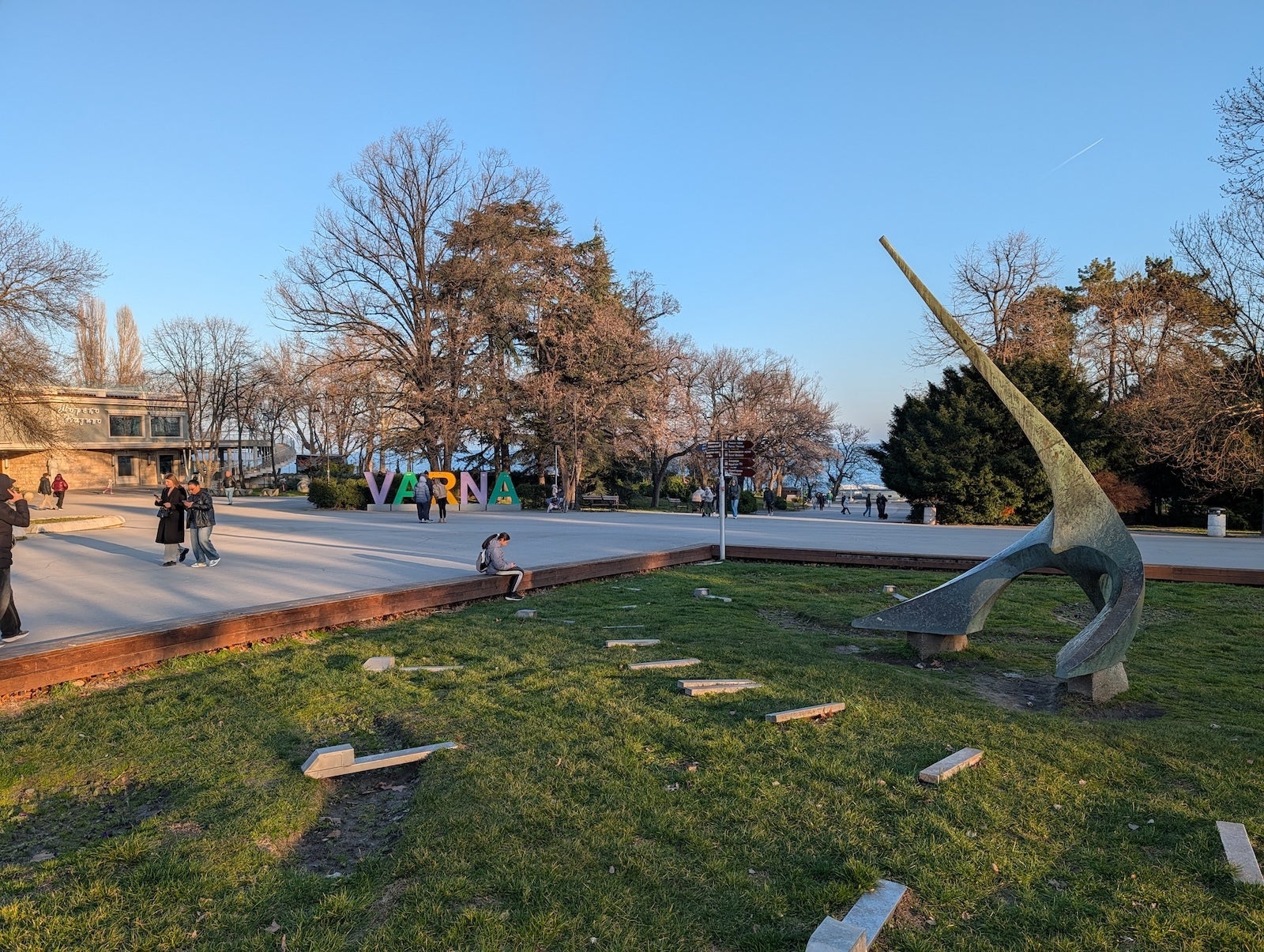 Pixel - Samsung Galaxy S26 Ultra vs Pixel 10 Pro XL: Sample Photos Comparison