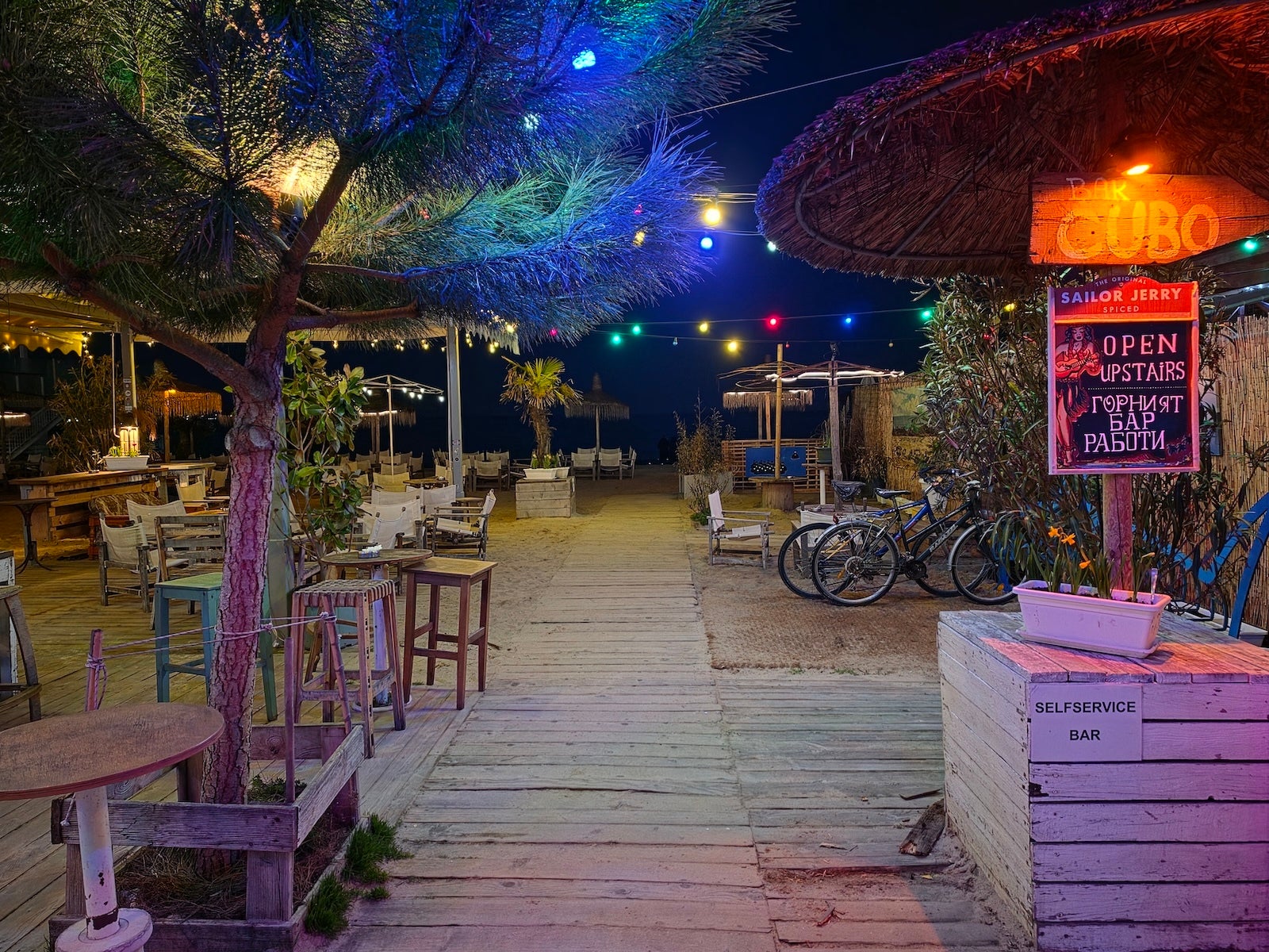 Galaxy - Samsung Galaxy S26 Ultra vs iPhone 17 Pro Max: Sample Photos Comparison