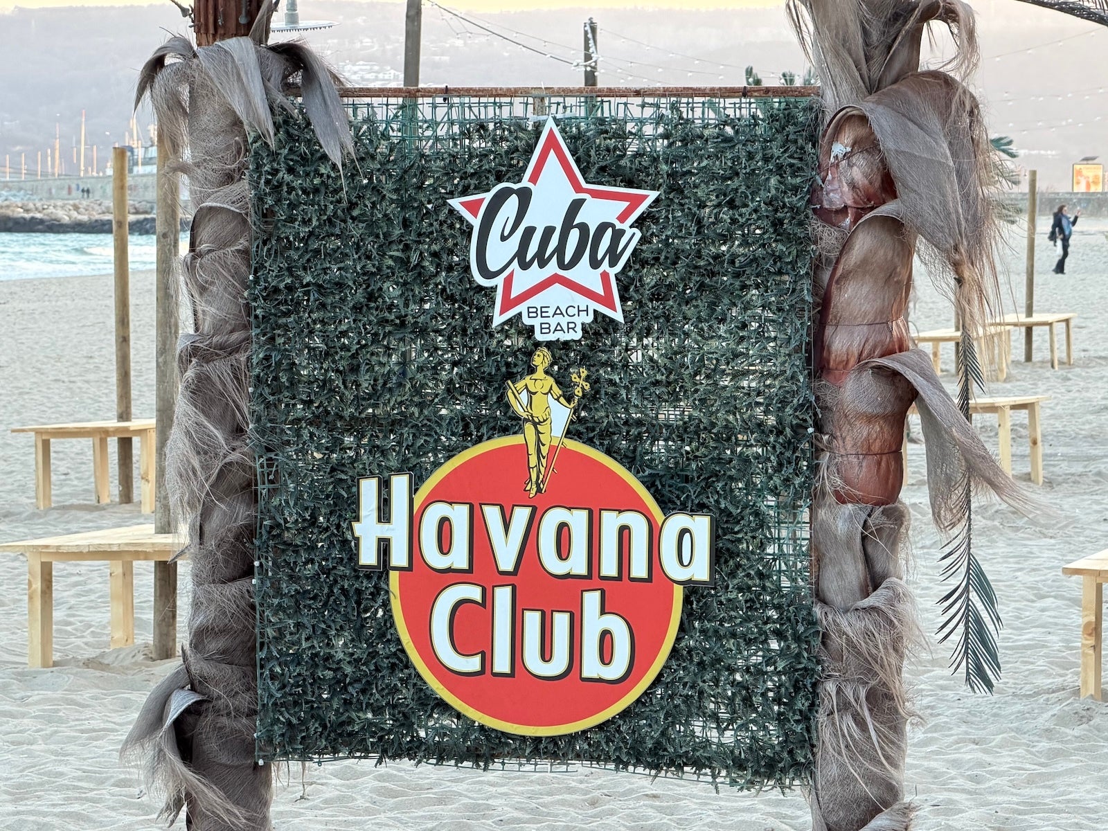 iPhone 5X - Samsung Galaxy S26 Ultra vs iPhone 17 Pro Max: Sample Photos Comparison