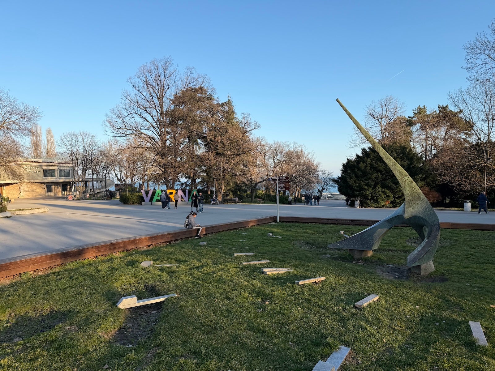 iPhone - Samsung Galaxy S26 Ultra vs iPhone 17 Pro Max: Sample Photos Comparison