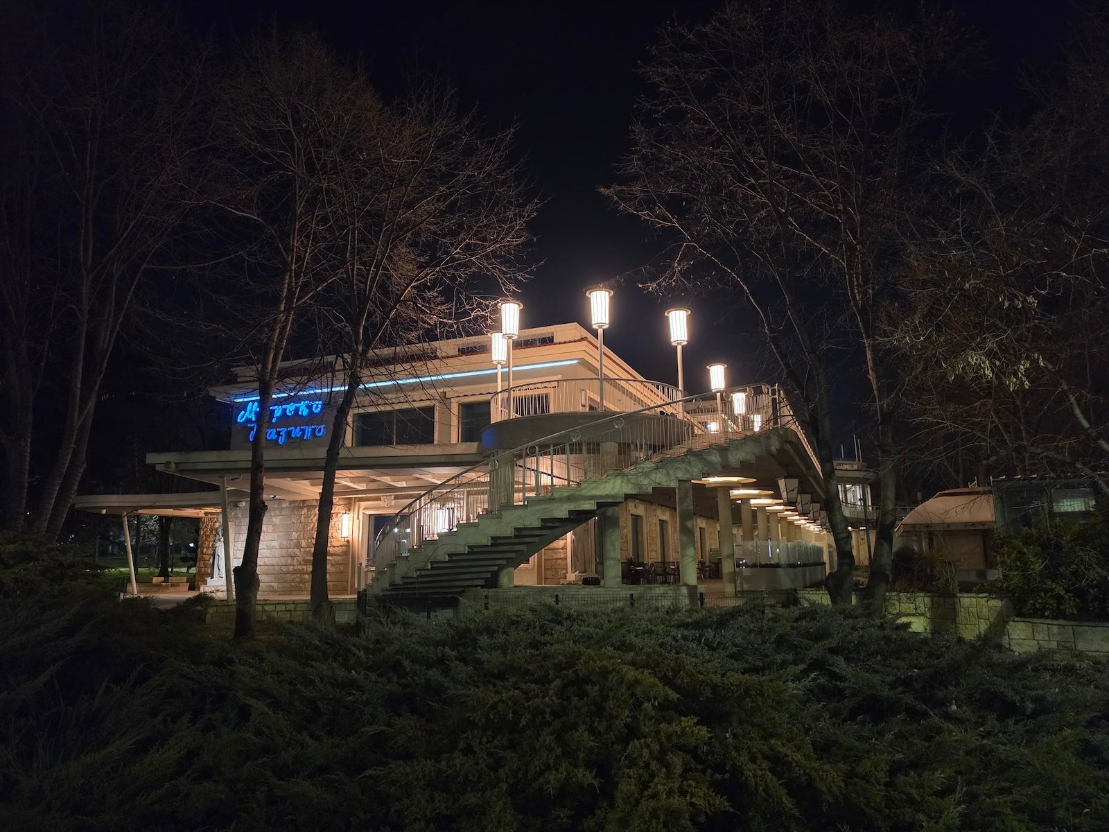 Galaxy - Samsung Galaxy S26 Ultra vs OnePlus 15: Sample Photos Comparison