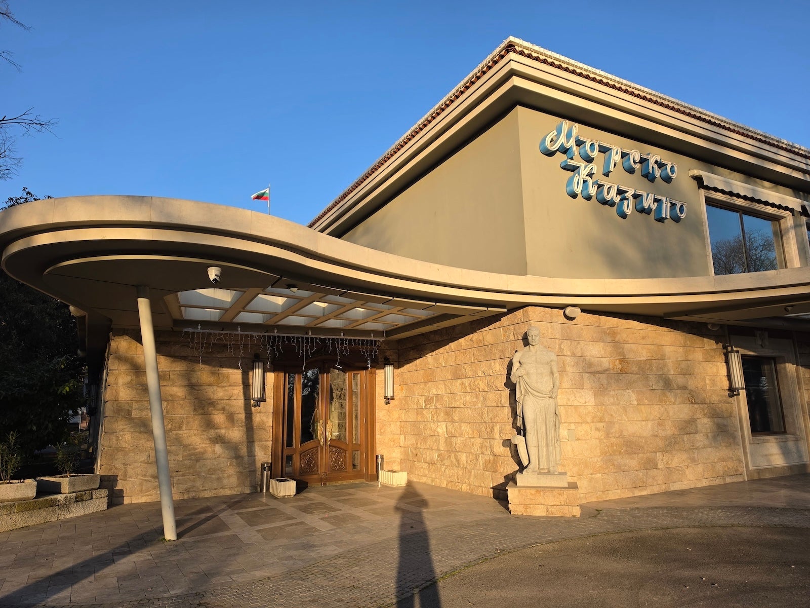 Galaxy - Samsung Galaxy S26 Ultra vs OnePlus 15: Sample Photos Comparison