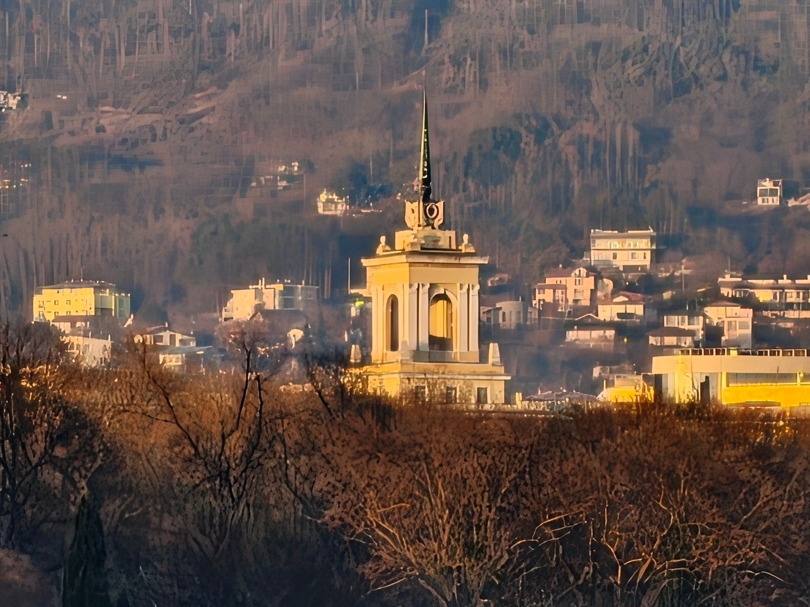 OnePlus - Samsung Galaxy S26 Ultra vs OnePlus 15: Sample Photos Comparison