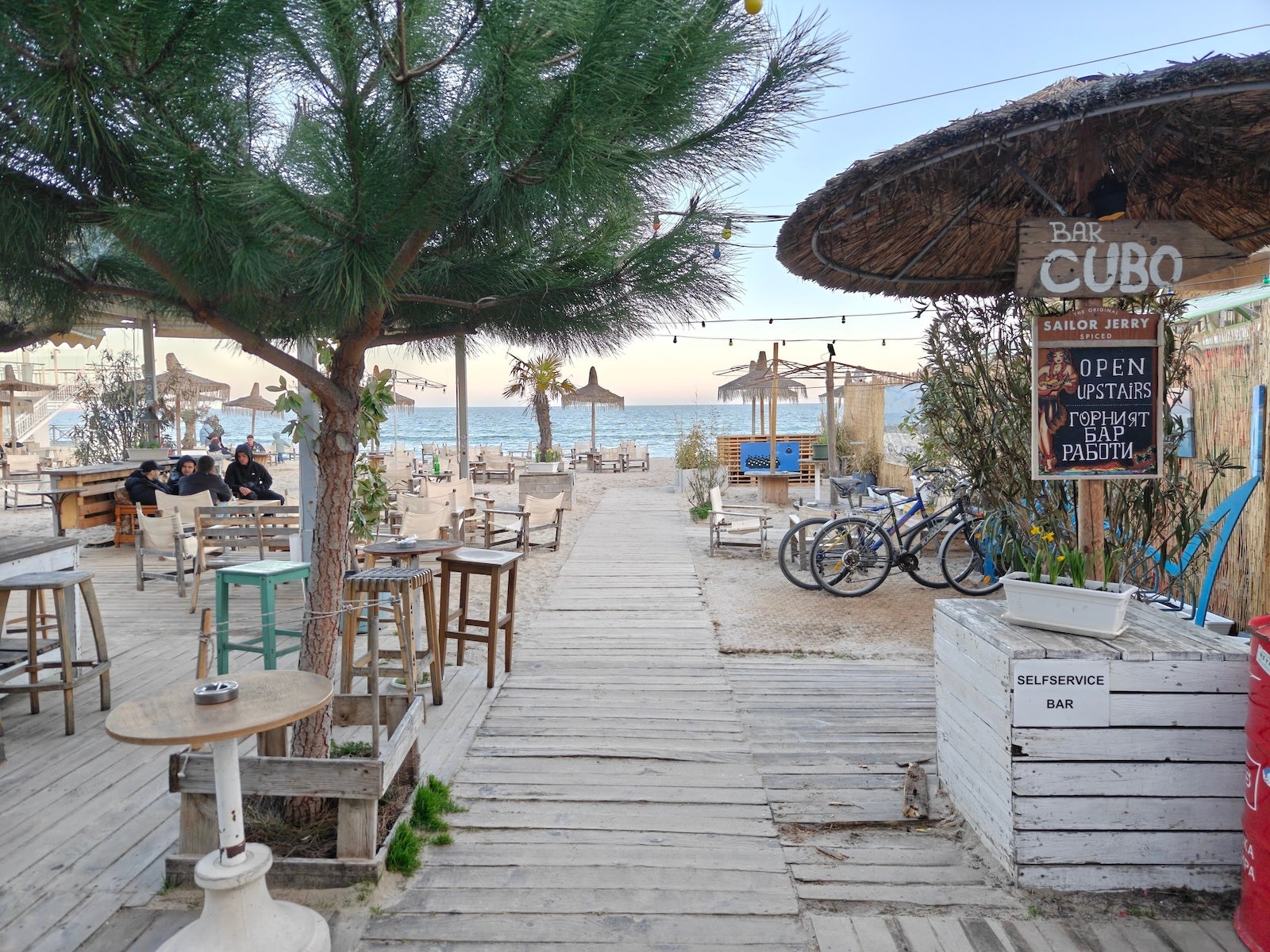 OnePlus - Samsung Galaxy S26 Ultra vs OnePlus 15: Sample Photos Comparison