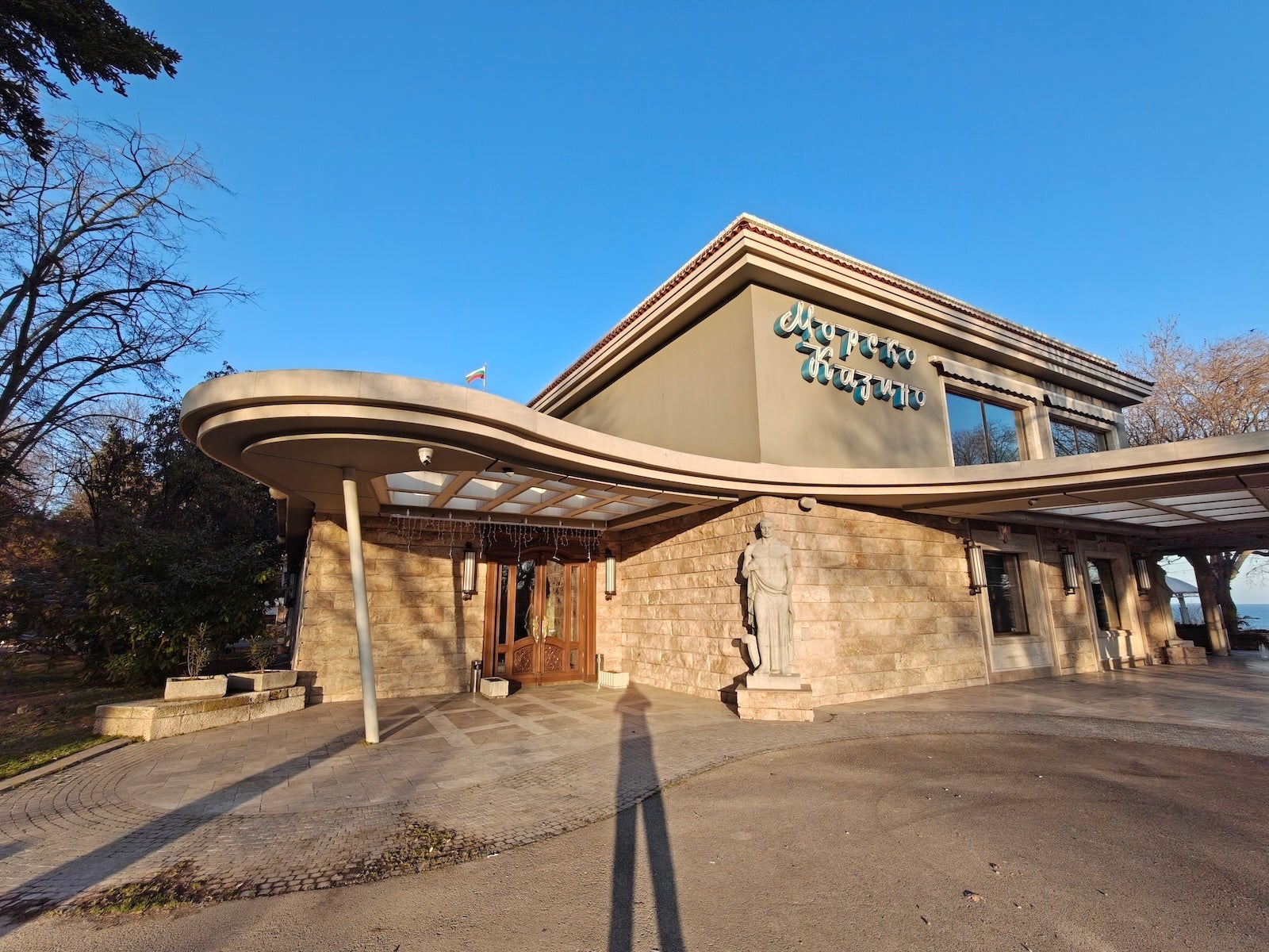 OnePlus - Samsung Galaxy S26 Ultra vs OnePlus 15: Sample Photos Comparison