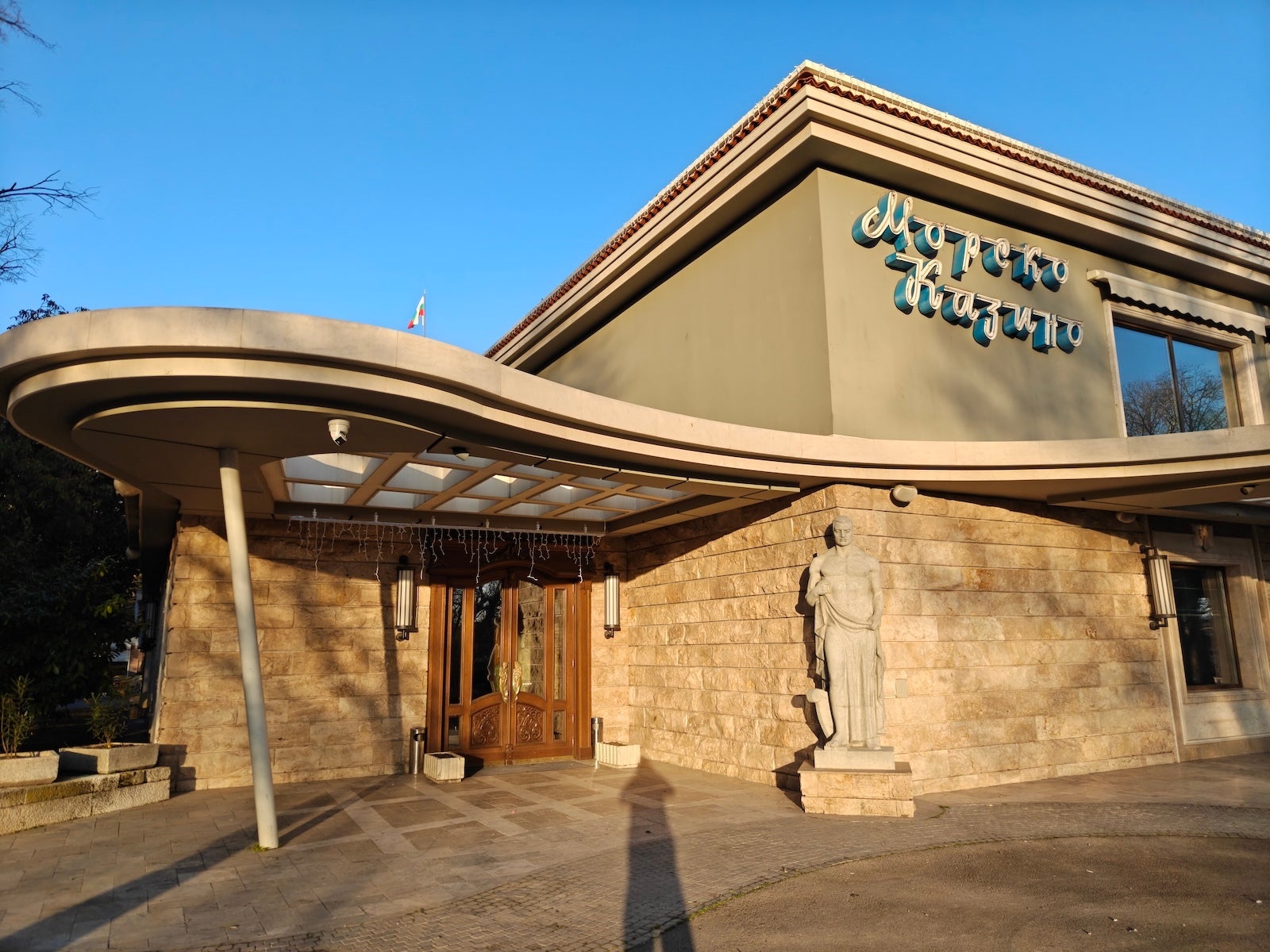 OnePlus - Samsung Galaxy S26 Ultra vs OnePlus 15: Sample Photos Comparison