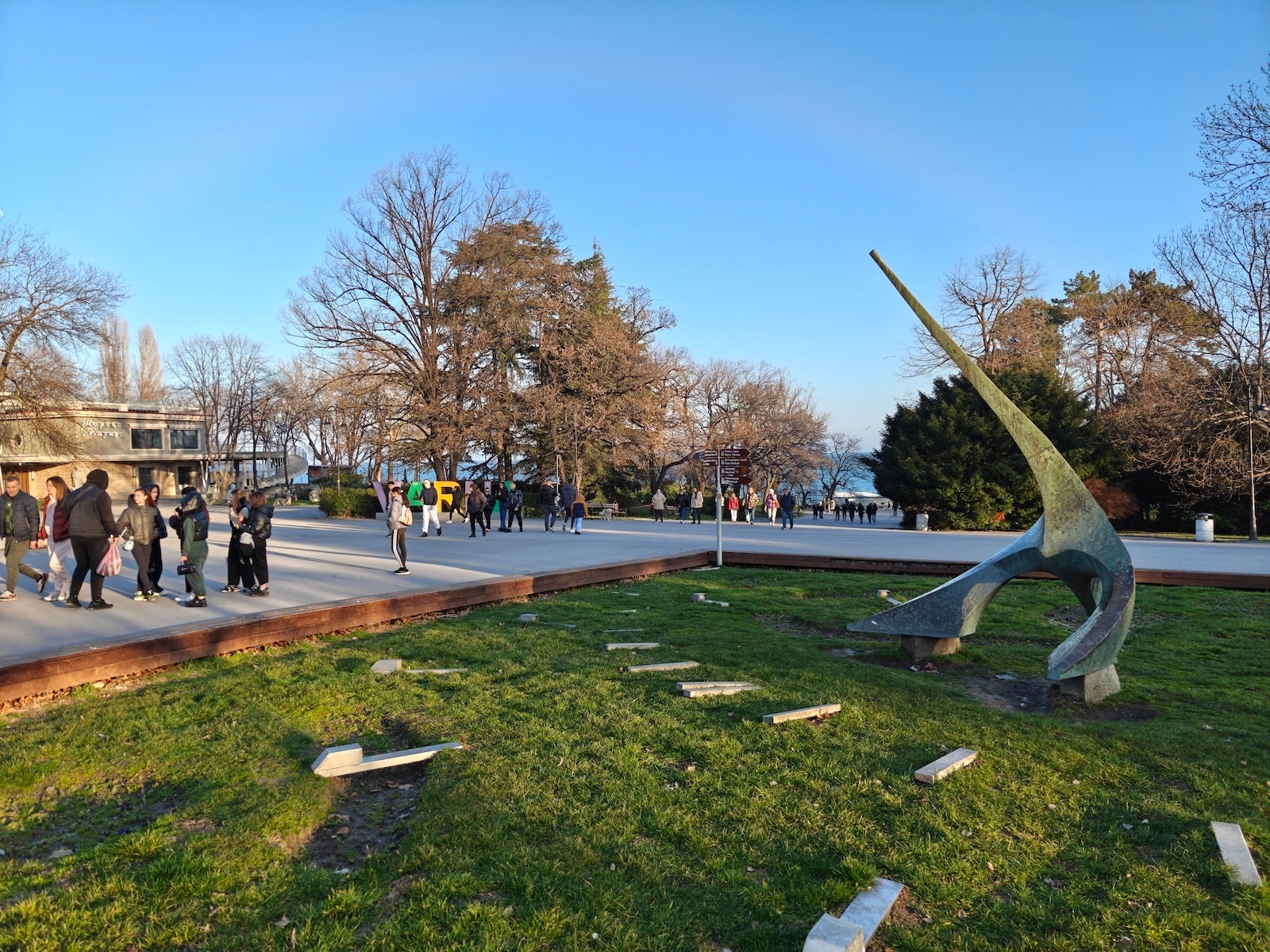 OnePlus - Samsung Galaxy S26 Ultra vs OnePlus 15: Sample Photos Comparison