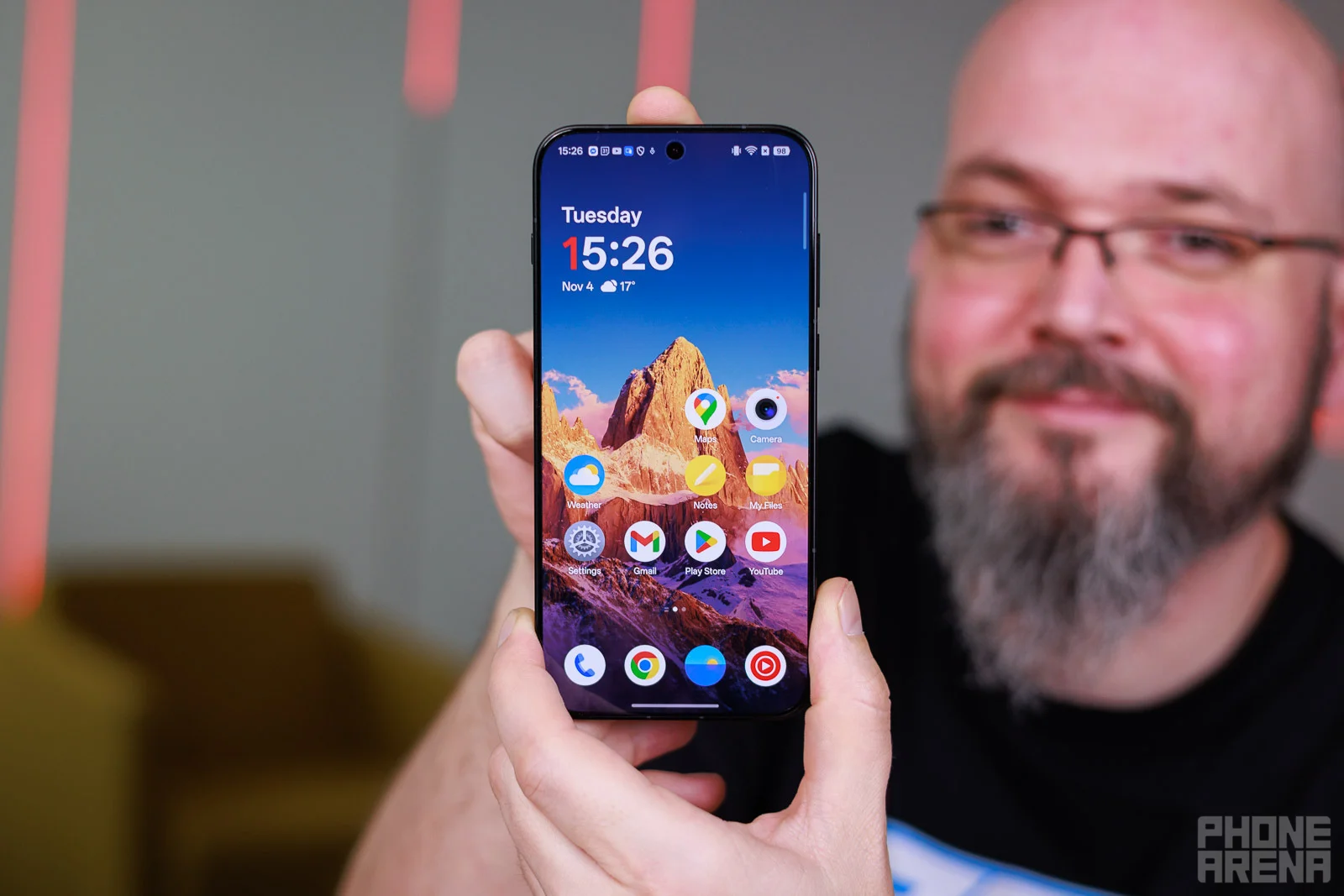 वनप्लस 15 वनप्लस का आखिरी 'फ्लैगशिप किलर' हो सकता है। | PhoneArena द्वारा छवि - यदि आप अगला वनप्लस फ्लैगशिप चाहते हैं, तो आपको इस पतझड़ में उन क्षेत्रों में गहराई से जाना पड़ सकता है