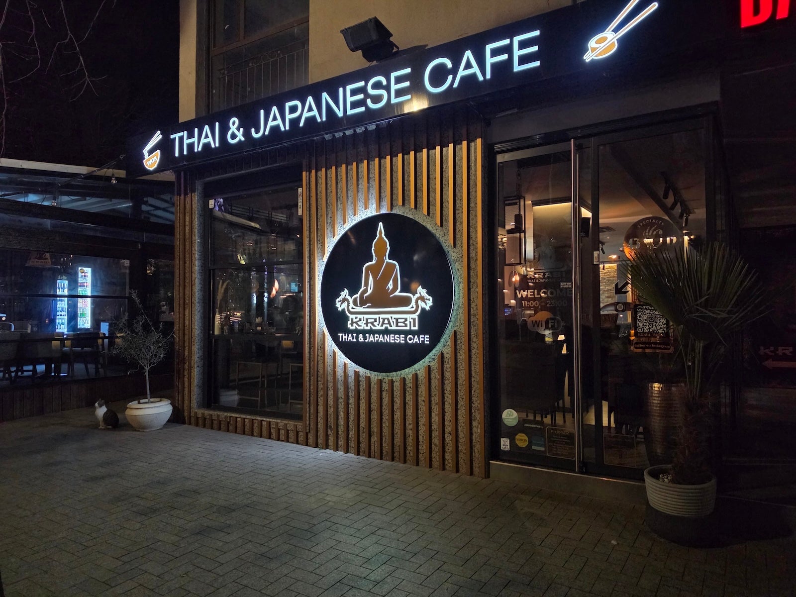 Samsung - Samsung Galaxy S26 Ultra vs Huawei Pura 80 Ultra: Sample Photos Comparison