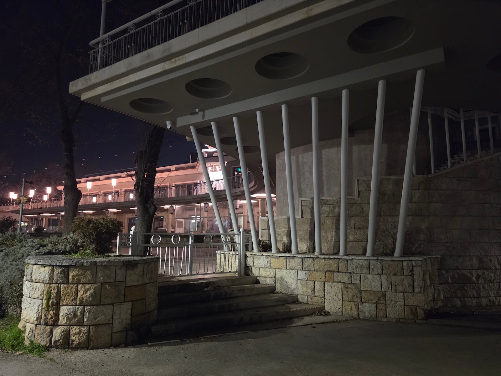 Samsung - Samsung Galaxy S26 Ultra vs Huawei Pura 80 Ultra: Sample Photos Comparison