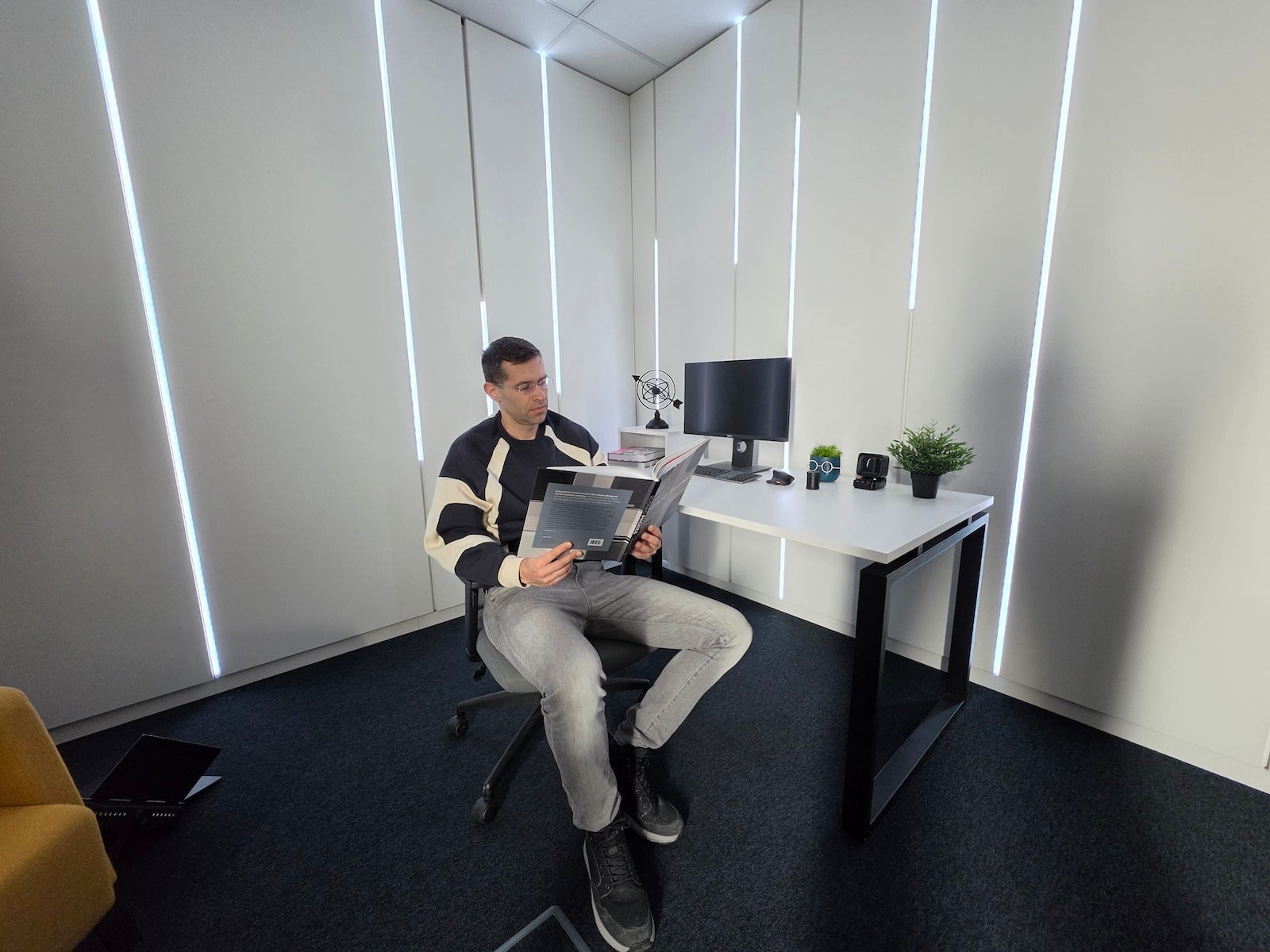 Samsung - Samsung Galaxy S26 Ultra vs Huawei Pura 80 Ultra: Sample Photos Comparison