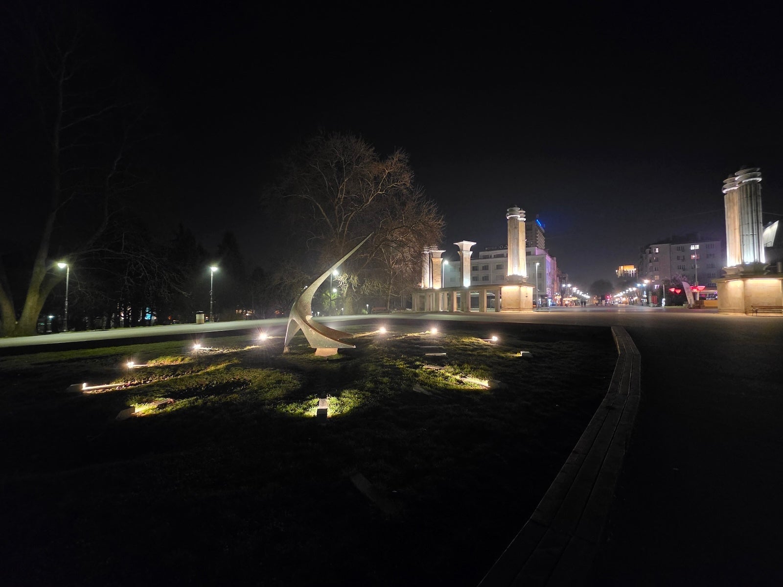 Samsung - Samsung Galaxy S26 Ultra vs Huawei Pura 80 Ultra: Sample Photos Comparison