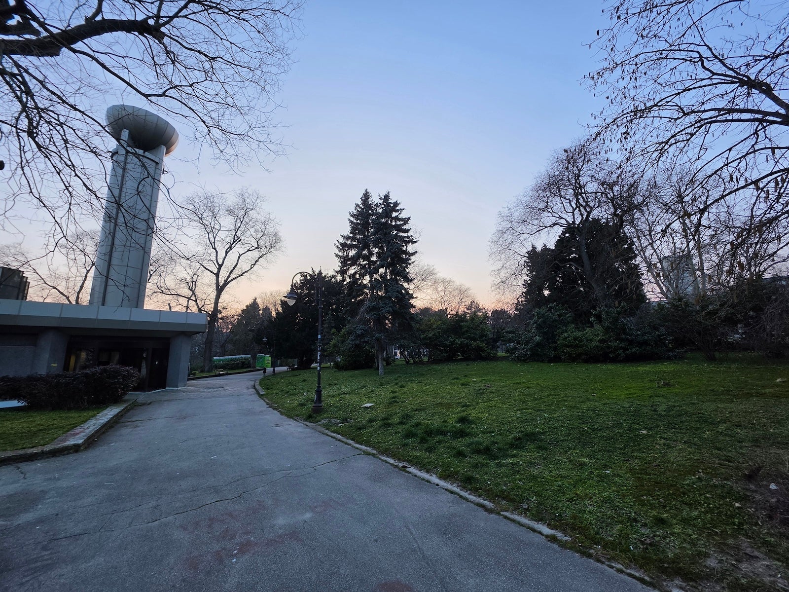 Samsung - Samsung Galaxy S26 Ultra vs Huawei Pura 80 Ultra: Sample Photos Comparison