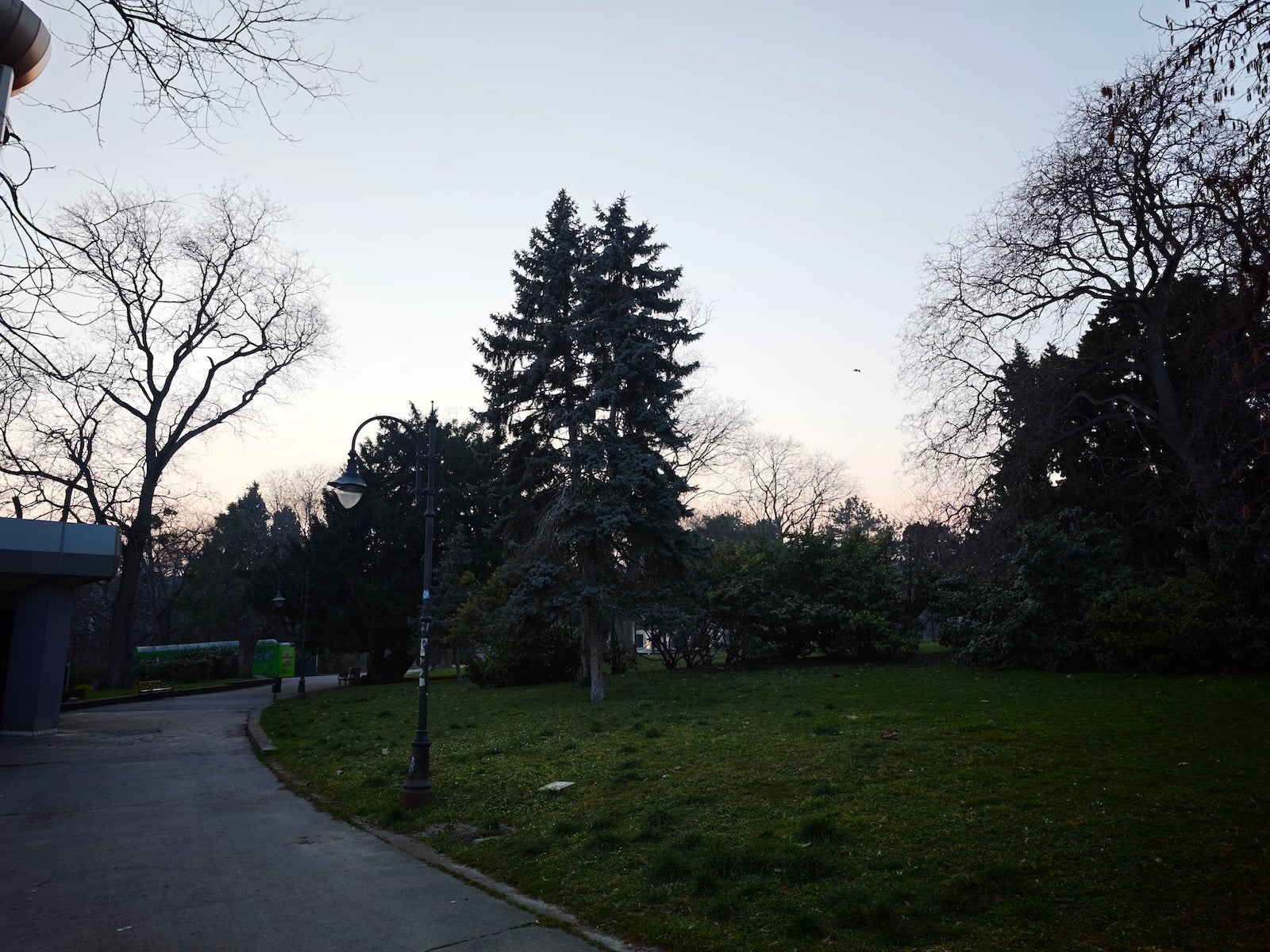 Xiaomi - Samsung Galaxy S26 Ultra vs Xiaomi 17 Ultra: Sample Photos Comparison