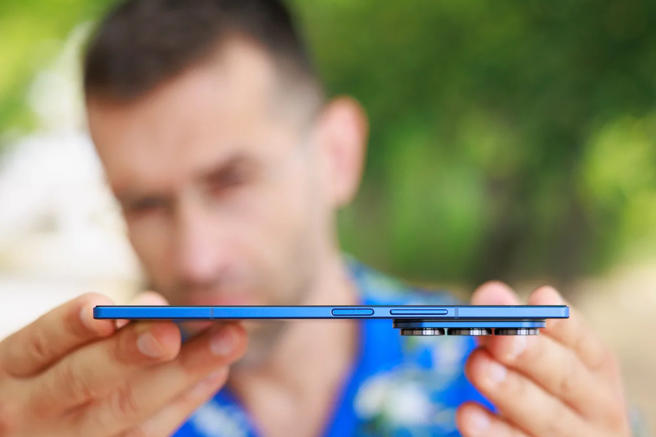 The Galaxy Z Fold 7 is super-thin, but it doesn't have such a big battery... | Image by PhoneArena - This leaked Oppo foldable might join a select group of heavyweight champions