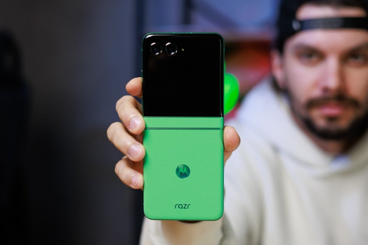 Motorola Razr (2025) back