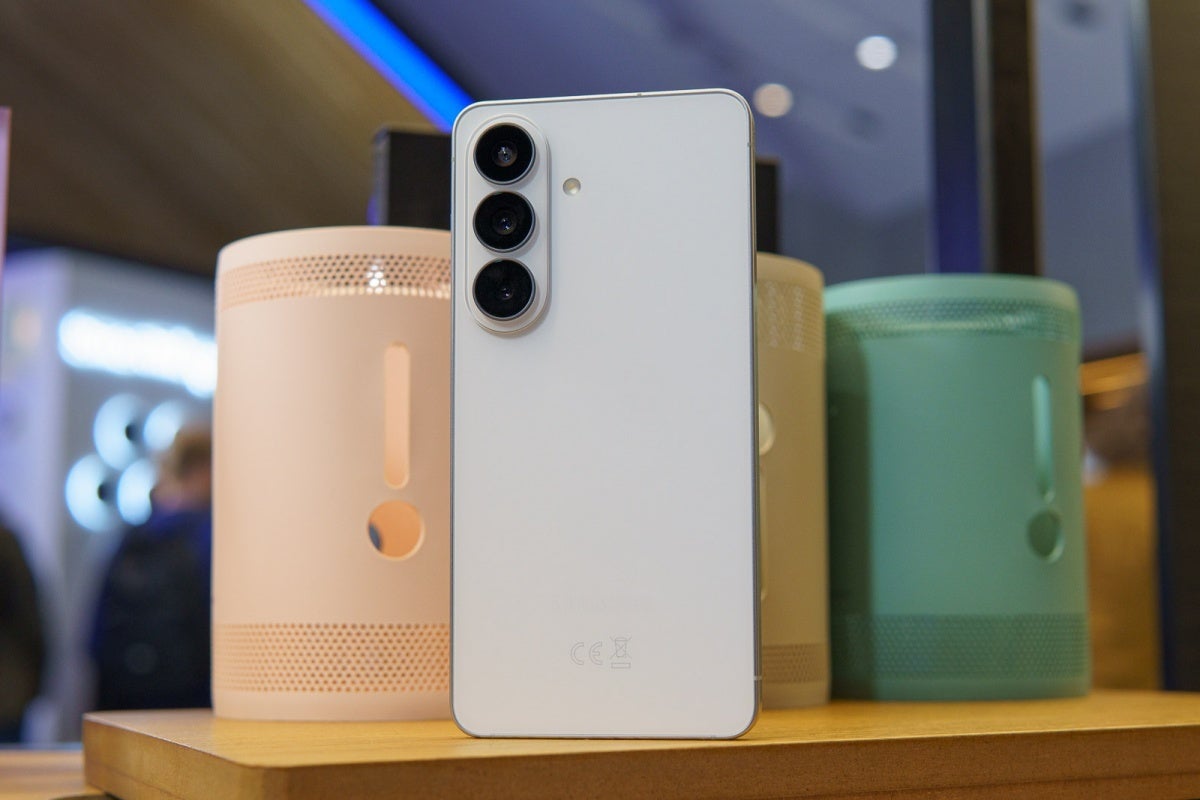 सैमसंग गैलेक्सी S26 वापस