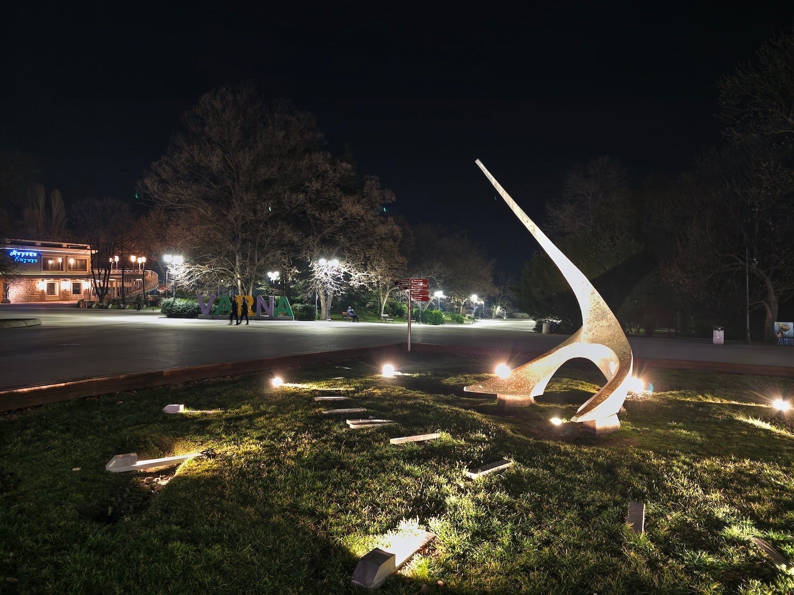 Vivo - Samsung Galaxy S26 Ultra vs Vivo X300 Pro: Sample Photos Comparison