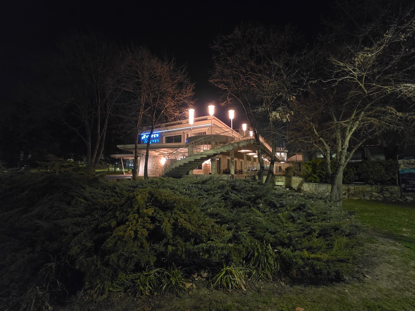 Galaxy - Samsung Galaxy S26 Ultra vs Vivo X300 Pro: Sample Photos Comparison