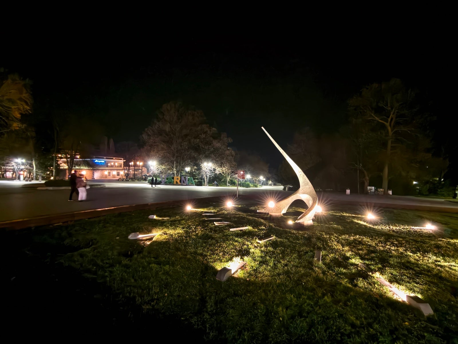 Vivo - Samsung Galaxy S26 Ultra vs Vivo X300 Pro: Sample Photos Comparison