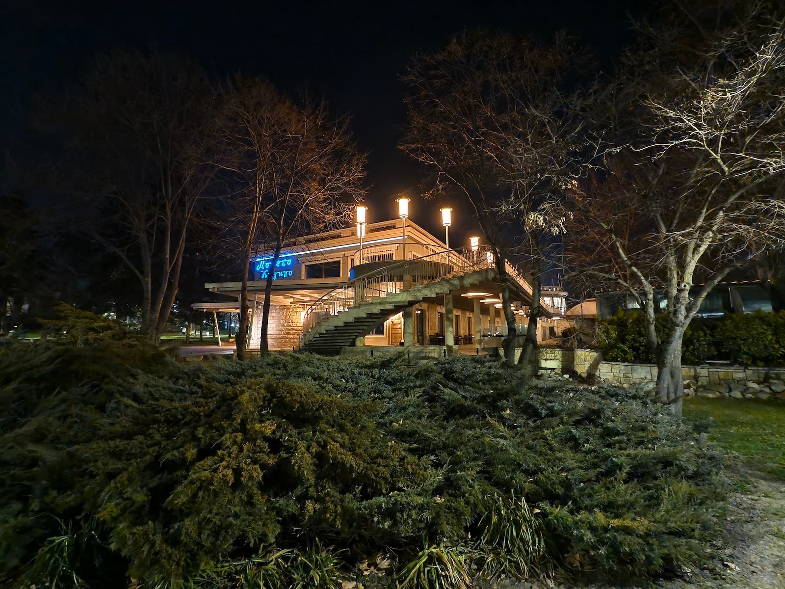 Vivo - Samsung Galaxy S26 Ultra vs Vivo X300 Pro: Sample Photos Comparison