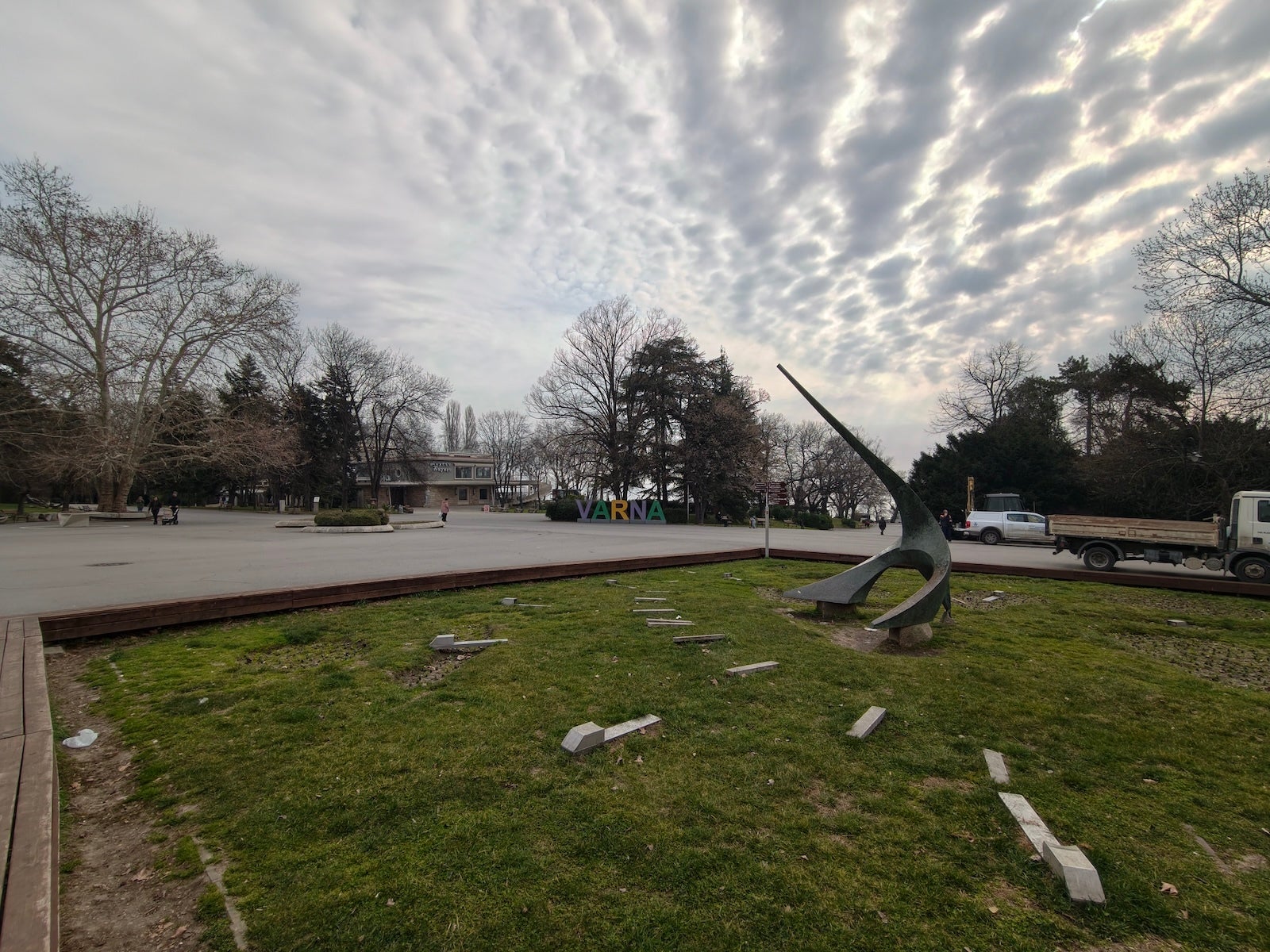 Vivo - Samsung Galaxy S26 Ultra vs Vivo X300 Pro: Sample Photos Comparison