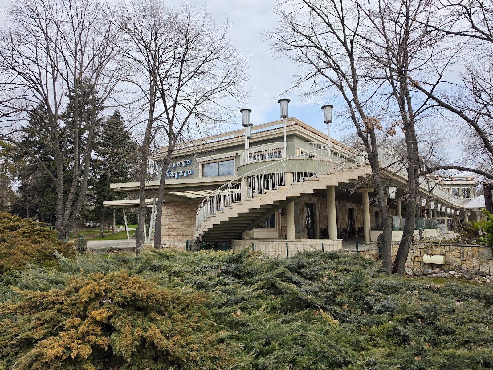 Galaxy - Samsung Galaxy S26 Ultra vs Honor Magic 8 Pro: Sample Photos Comparison