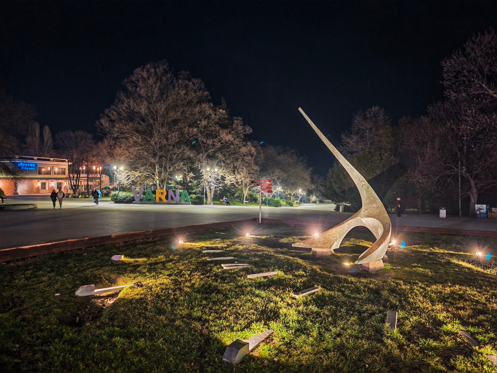 Honor - Samsung Galaxy S26 Ultra vs Honor Magic 8 Pro: Sample Photos Comparison