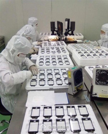 Alleged snapshot of the next iPhone&#039;s display production line features a revamped home key