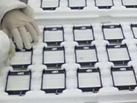 Alleged snapshot of the next iPhone's display production line features a revamped home key