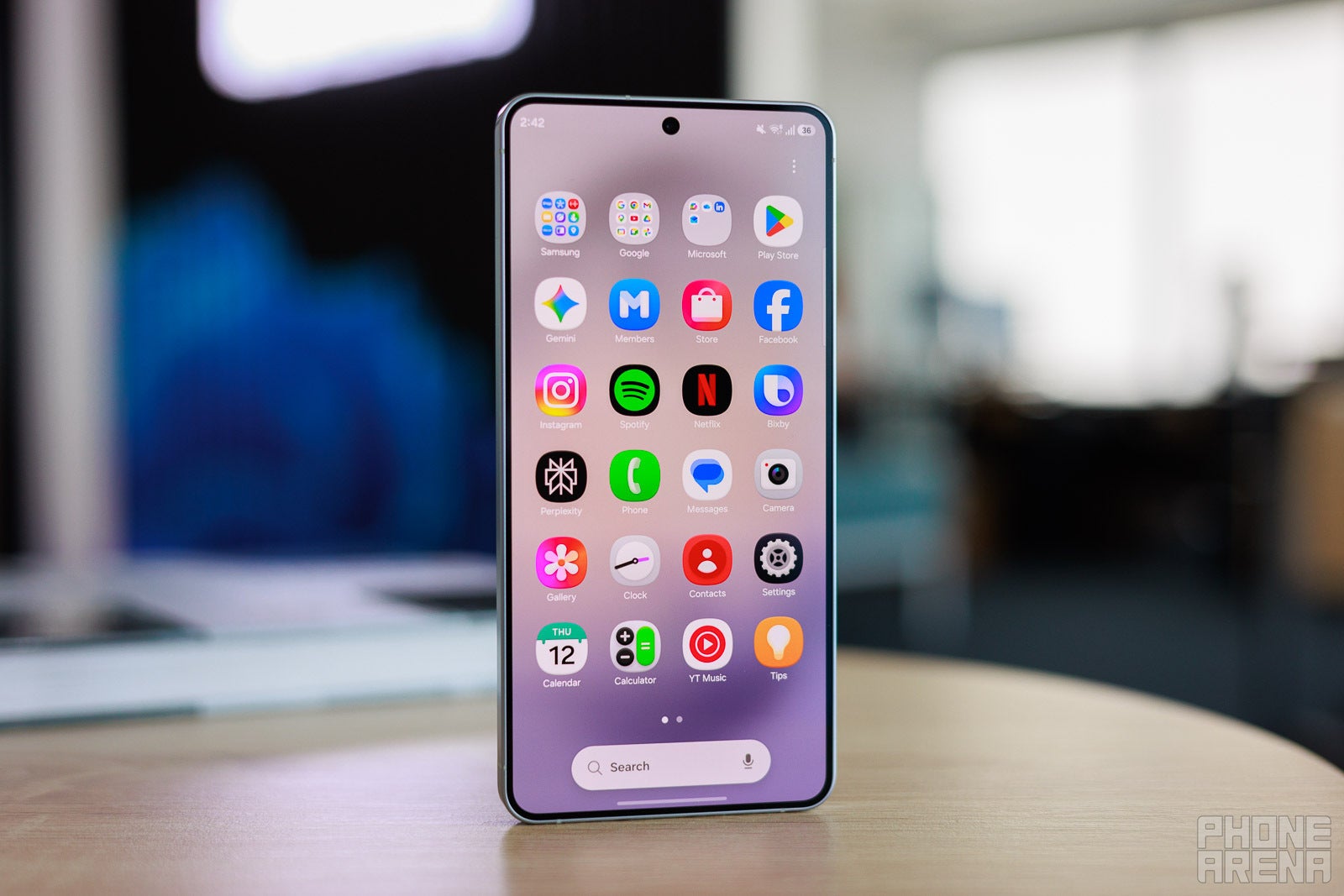 Still, I would have loved at least an anti-refelective coating. | Image by PhoneArena - The Galaxy S26 Plus is a solidly boring phone